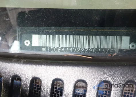 2002 Chevrolet Silverado 1500 Ls z USA, uszkodzony, nr VIN 1GCEK14V22Z201375